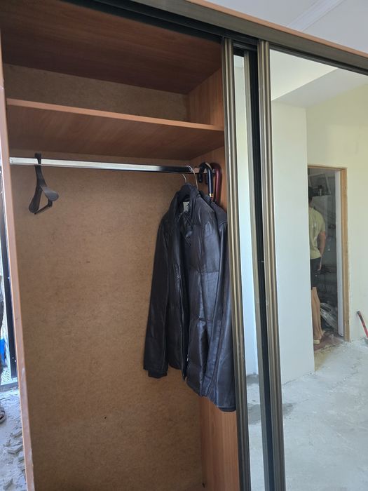 Шкаф купе с зеркалом