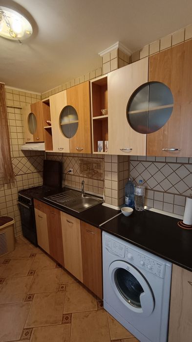 Inchiriez apartament