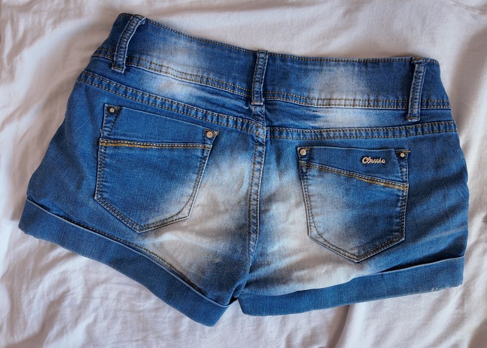 Къси панталонки .