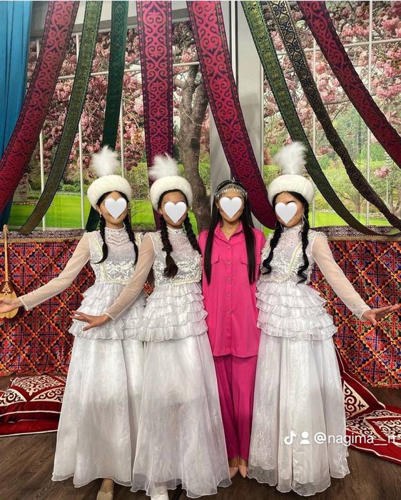 Әдемі Би көйлектер сатылады