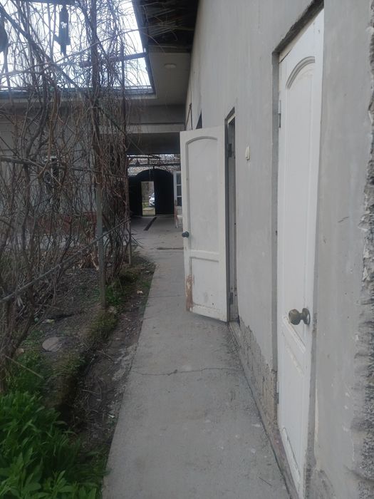 Уй срочна сотилади