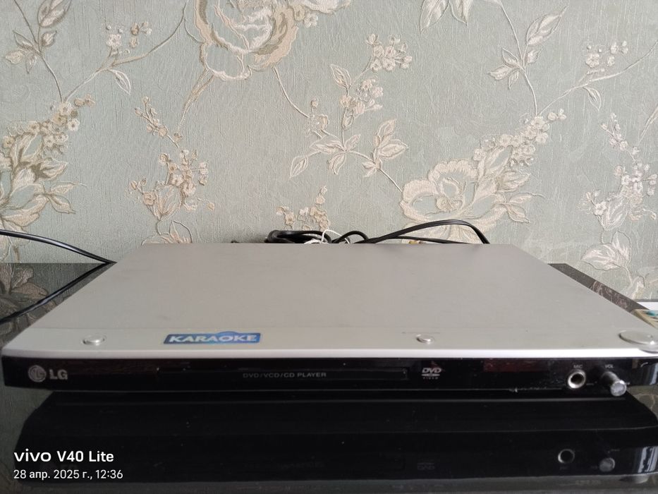 Видеомагнитофон DVD