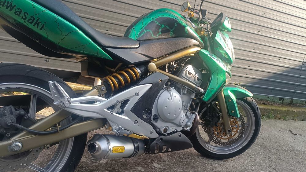 Moto Kawasaki ER 6n