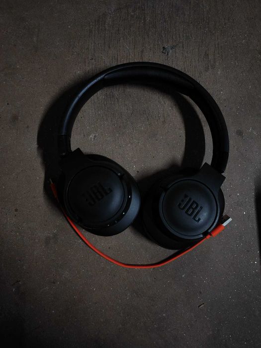 JBL Tune 760NC Casti