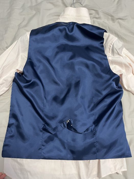 Абитуриентски костюм