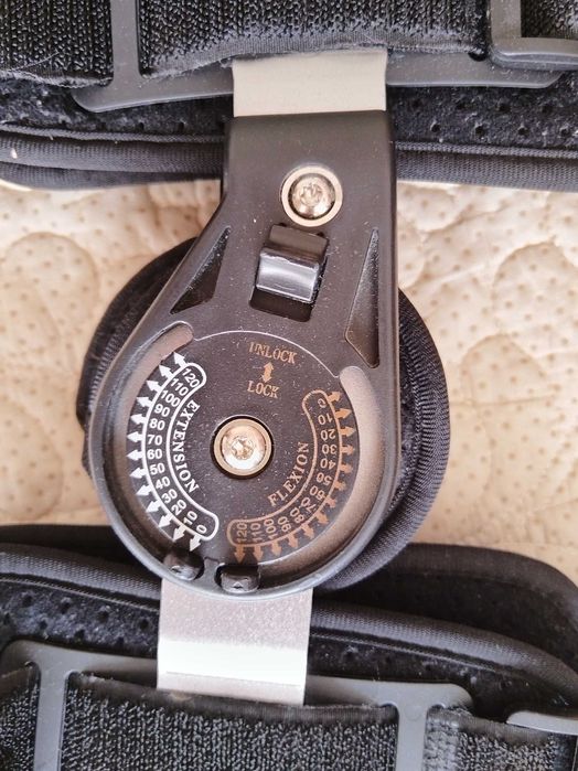 Коленный ортез с регулировкой