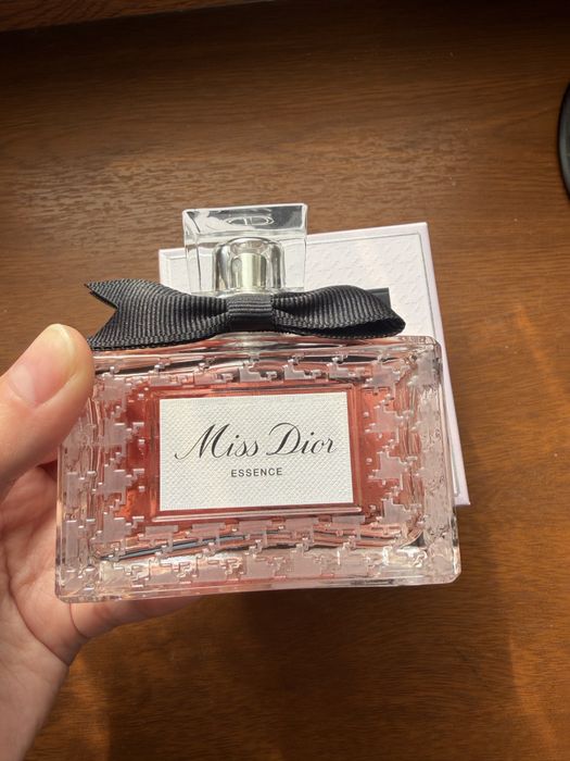Продается духи Miss Dior Essence 80мл