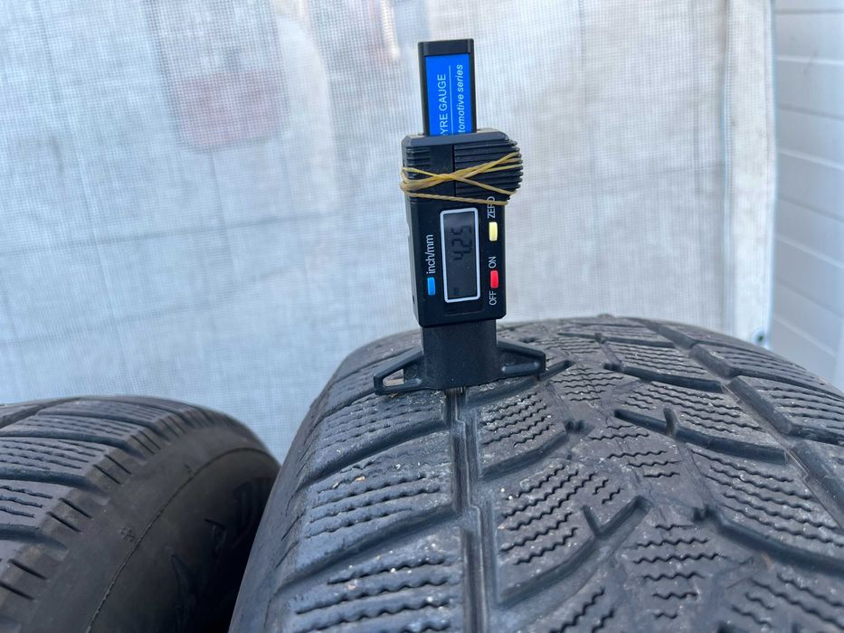 зимни гуми DUNLOP 225/65/17 с ДОТ 35/2020г