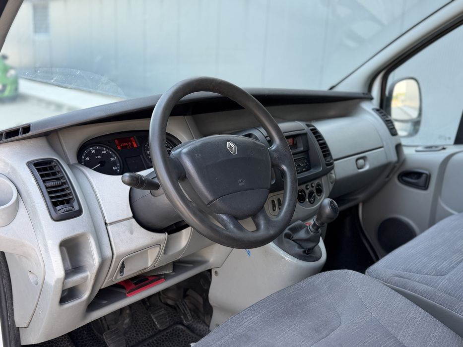 Renault trafic facelift!!
