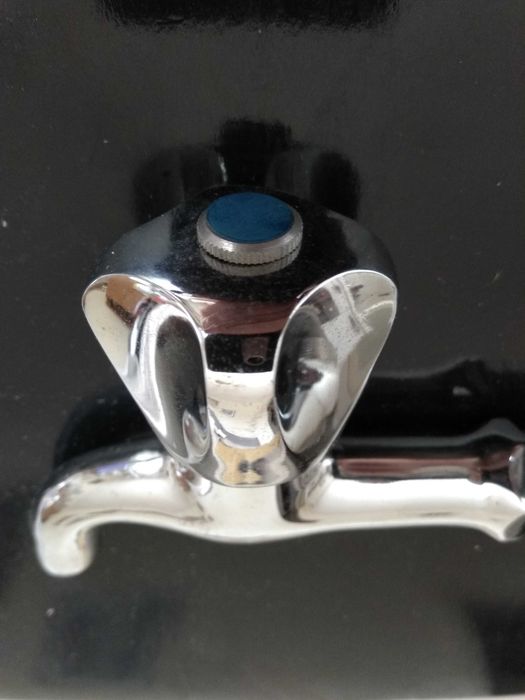 Смесителни батерии за мивка и баня и канелка/хром