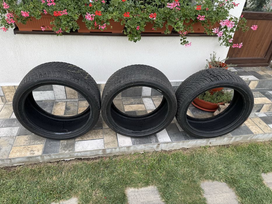 Anvelope Bridgestone 19” – 2x spate 255/35 R19 + 1x față 225/40 R19