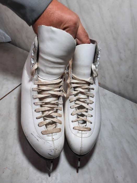 Patine gheata 186 patinaj artistic din piele marime eu 35 (22,5  cm)