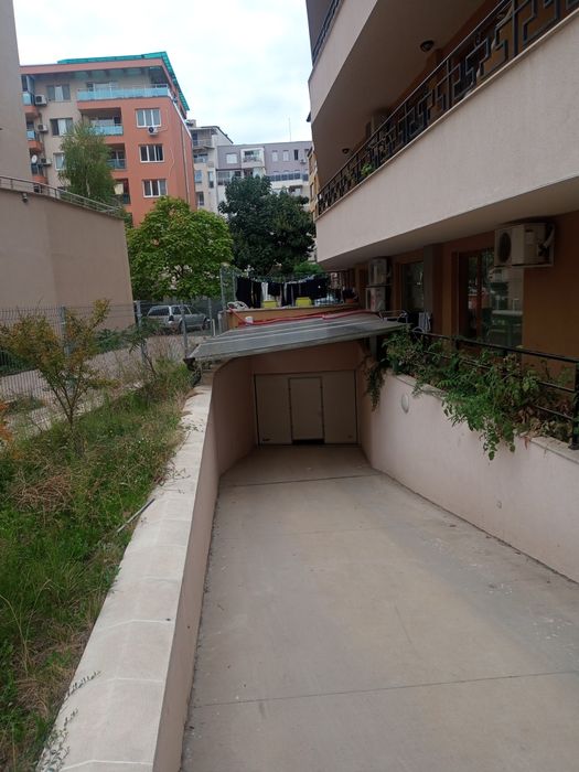 Дава се под наем Гараж / Паркомясто в София, Студентски град - 17 кв.м за 137.7 € - Снимка #4