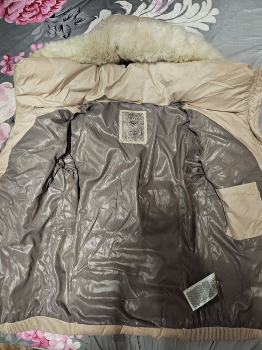 Geaca guess , groasa , xs