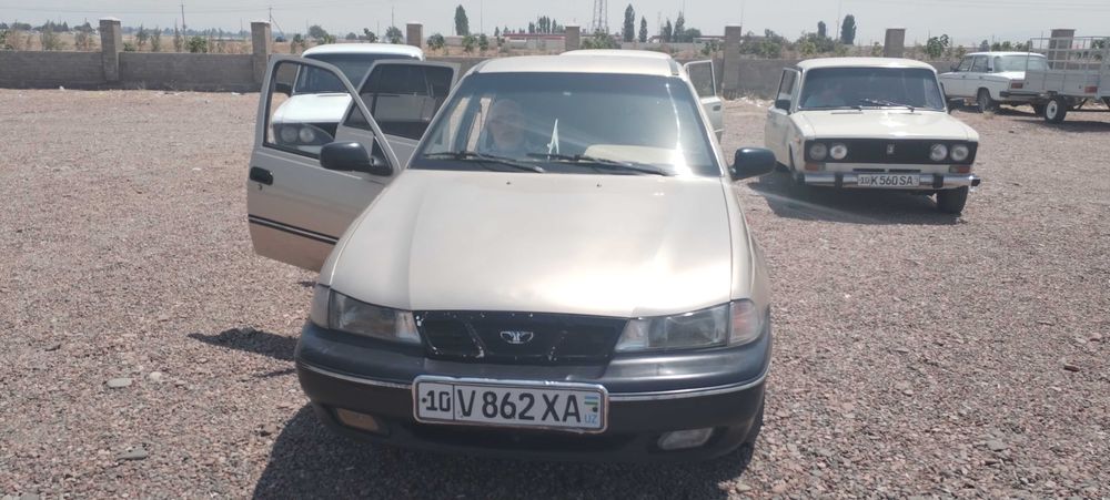 Neksiya 1 oq  1998yil rangi shanpan  probeg 28ming km 4000$ kelishamiz