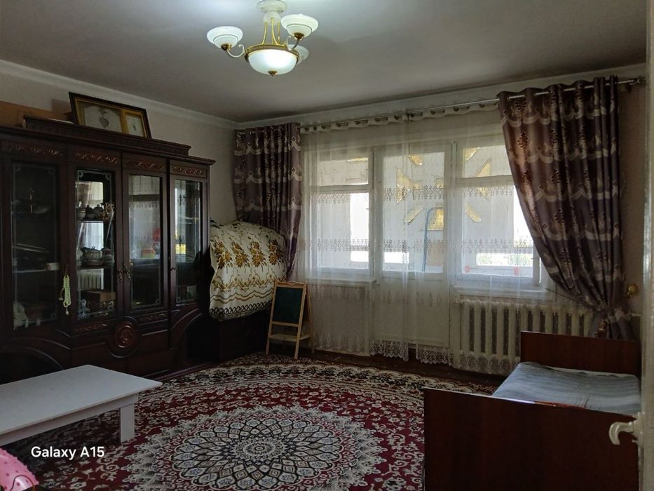 Тинчлик метрода уй сотилади