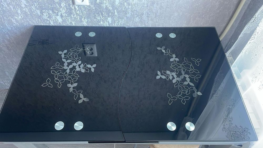 Продам зеркало и стол