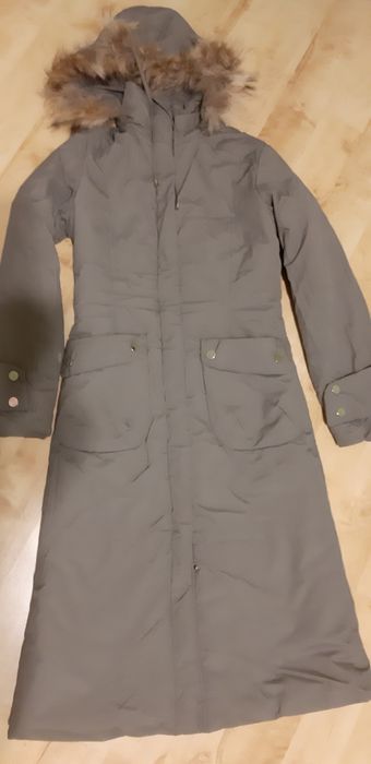 Дълго топло яке със сваляща се качулка