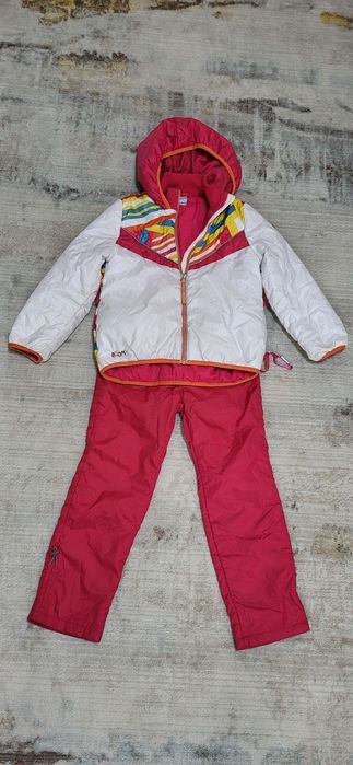 Продам костюм осень-весна в отличном состояний. Размер 122 на 5 лет.