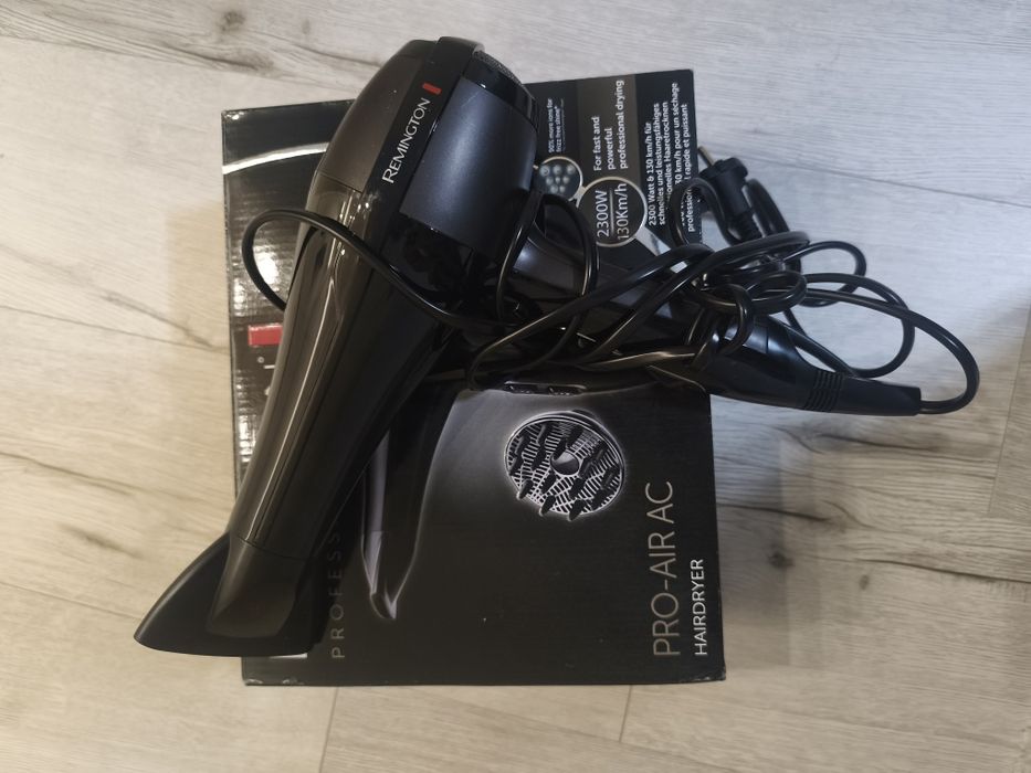 Сешоар за коса REMINGTON.