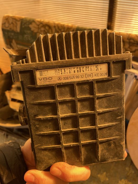 Продам запчасти на Мерседес 124