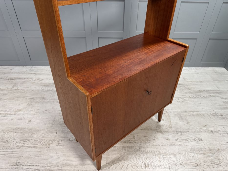 Винтидж библиотека - секция от 60-те Р264