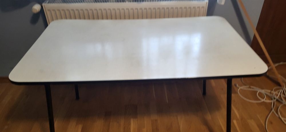 Vand 4 mese bucatarie/sufragerie,lemn masiv