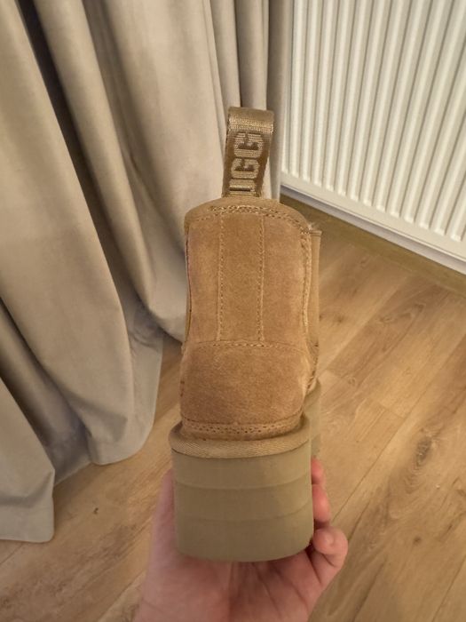 UGG Chelsea Platform noi, cu etichetă. Mărime 40
