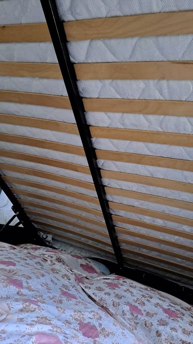 Кровать двуспальная