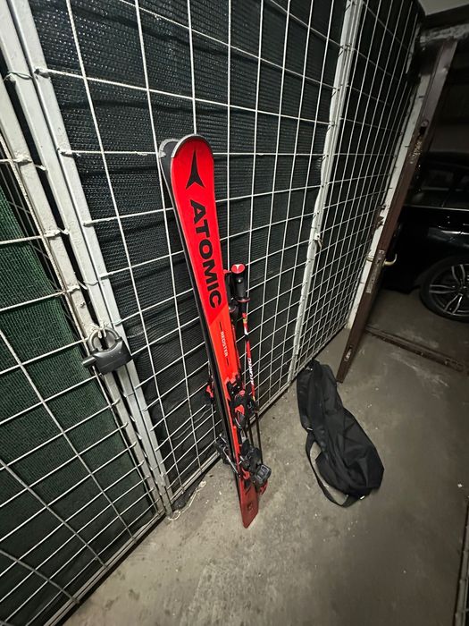 Schiuri Atomic Redster RTI 147 cm cu Bete