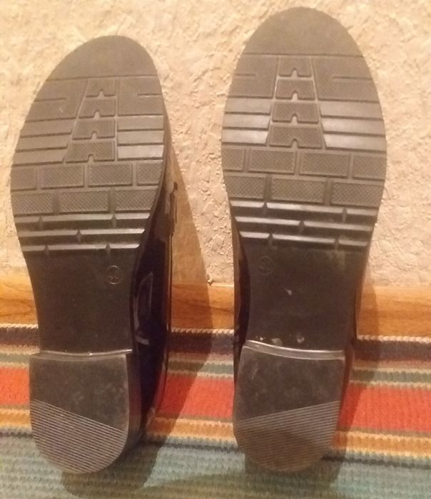 Женская обувь. Лакированые