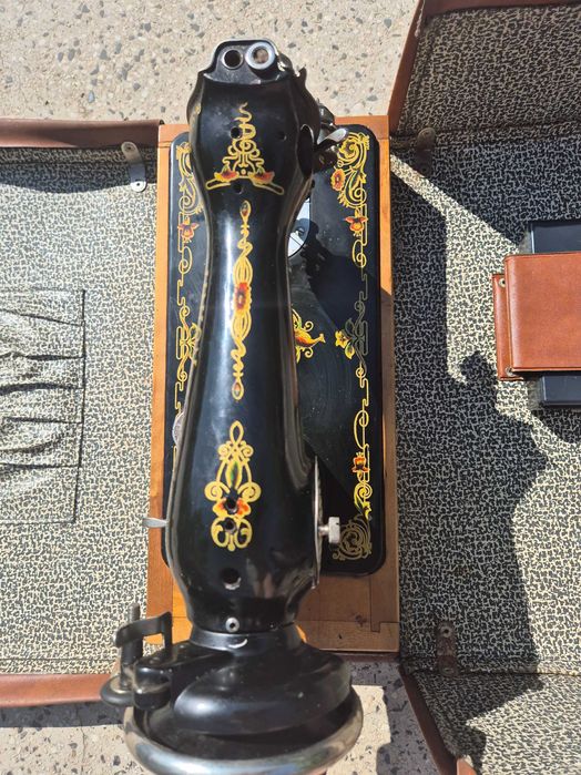 Ретро шевна машина, клас 2М, произведена в СССР