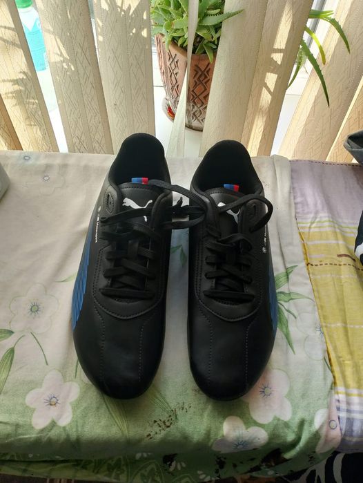 Срочно продам кроссовки