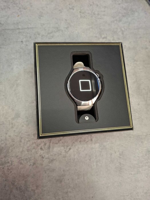 Смарт часовник HUAWEI WATCH 5 WHITE 42MM  Перфектен !!! Z-5425