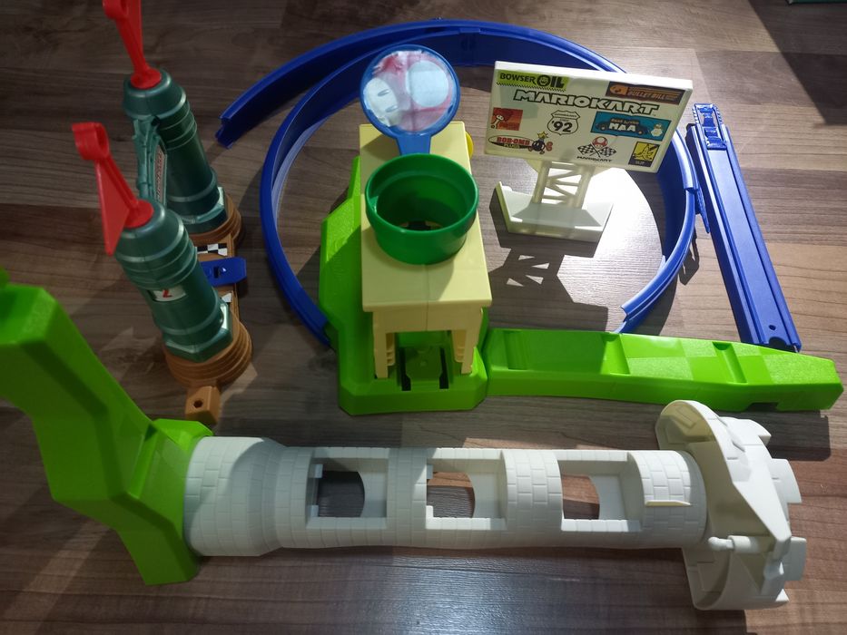 Писта Hot wheels Mario