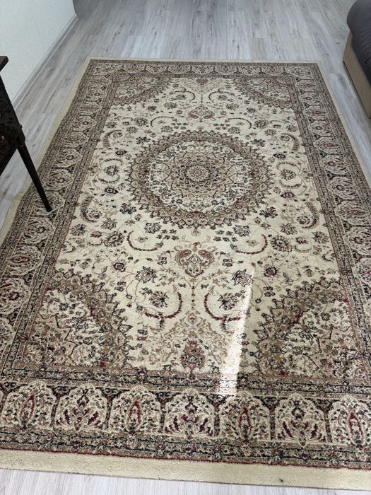 Продам ковры натуральные размер 2/3м