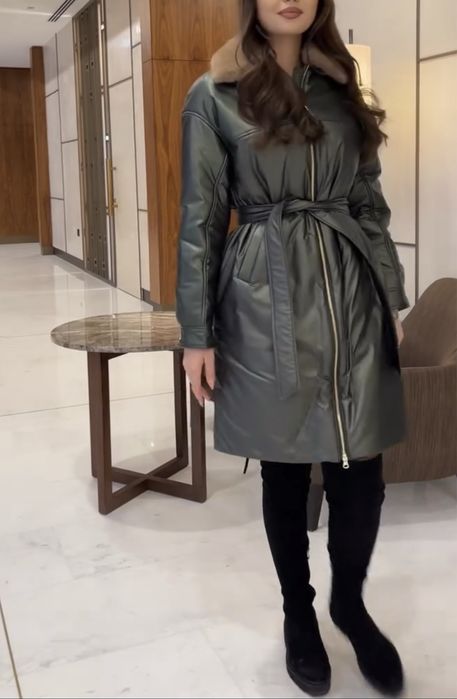 Продам куртку женскую