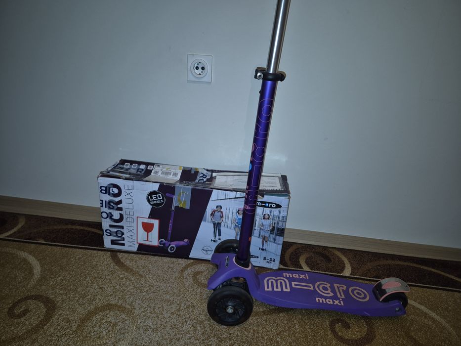 Тротинетка Micro Maxi Deluxe LED