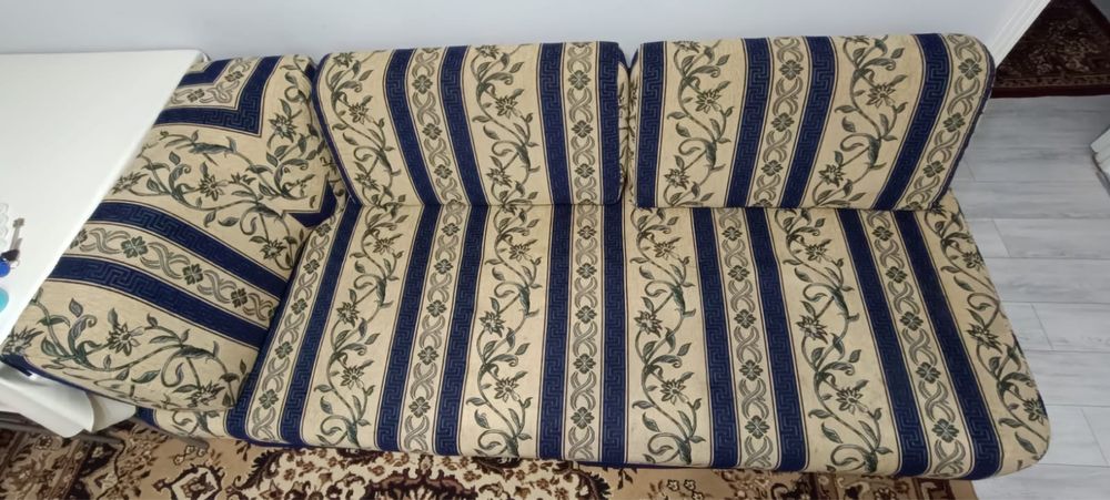 Продам Диван б/у