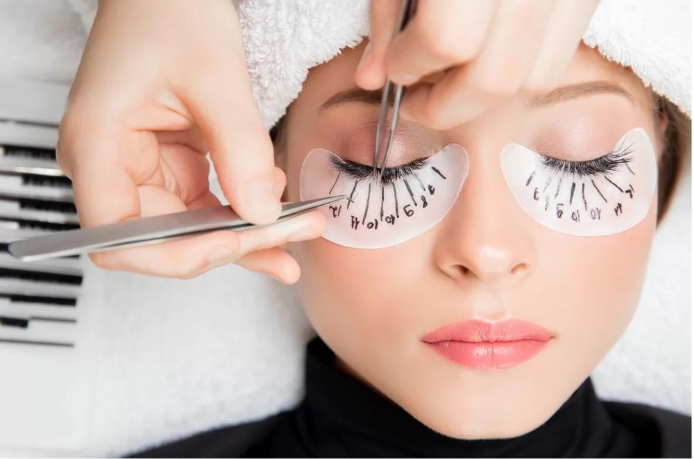Cursuri /// Extensii Gene /// Make-Up Professional Iași ///