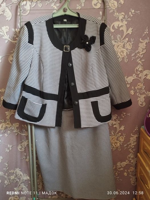 Женские платья, вечерние платья.