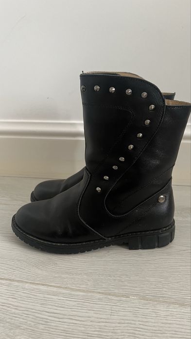 Продам сапожки на девочку весна