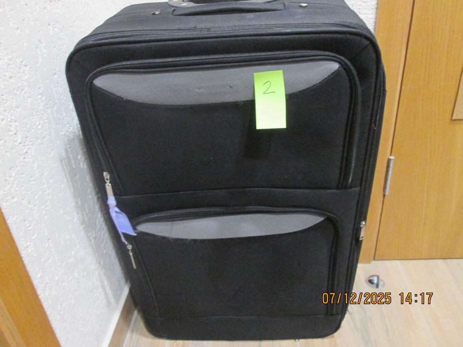 куфари различни размери