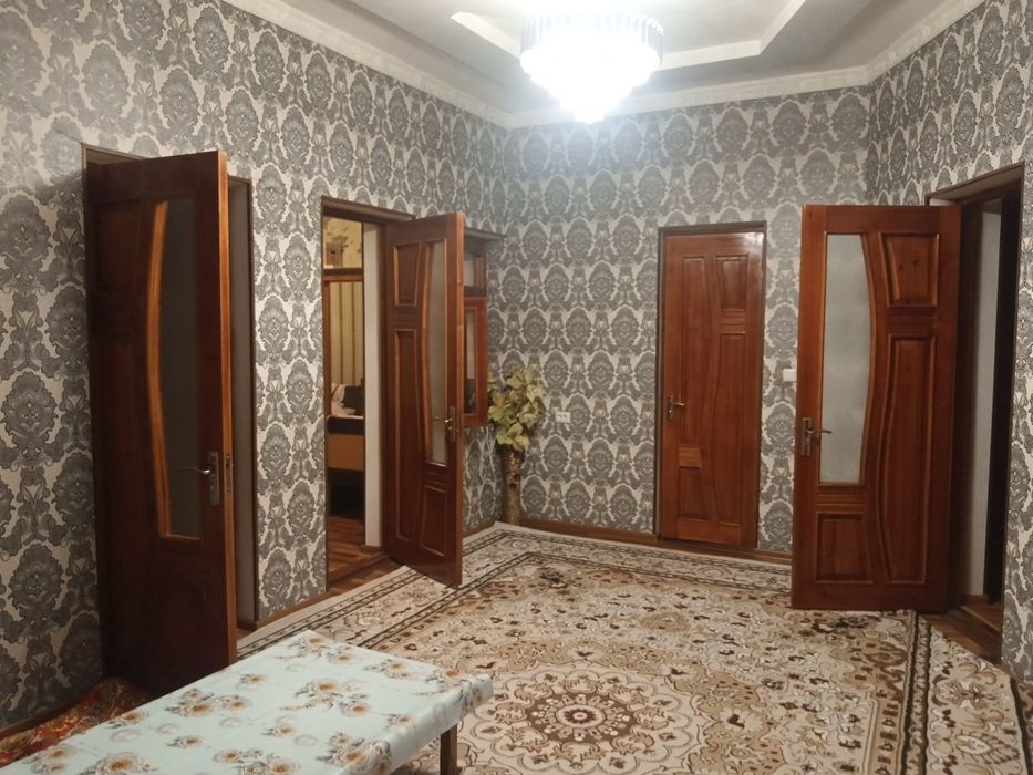 Ховли сотилади,4 соток,,6 хона,центра.ориентир Глинка.кирасиз  яшайсиз