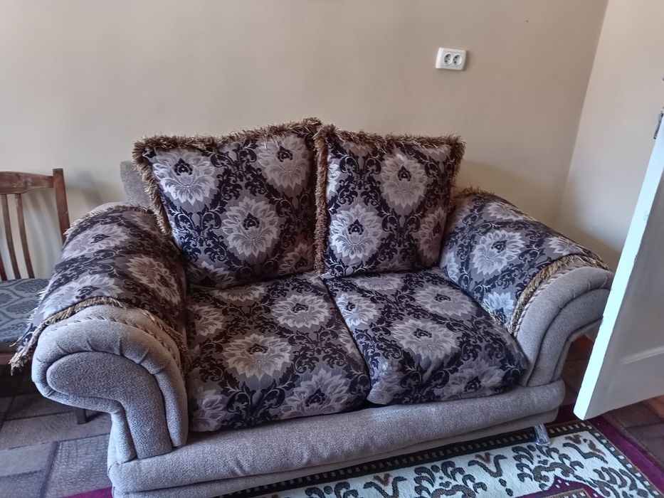 Мягкий мебель хорошем состоянии