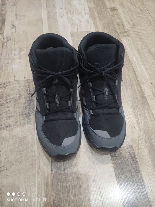 Зимни обувки adidas