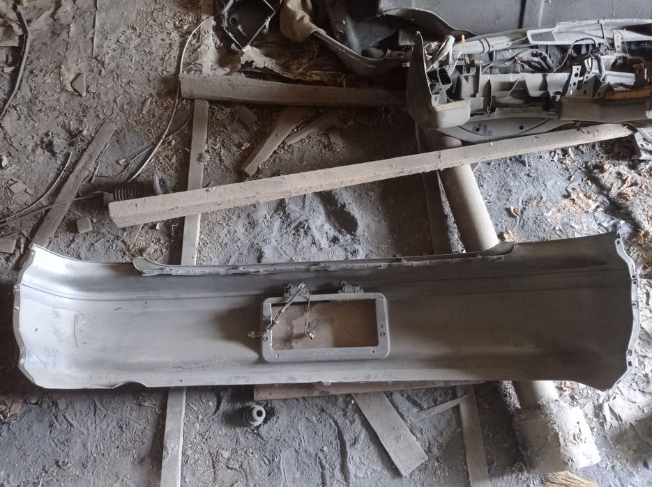 Продам задний бампер Марк 2