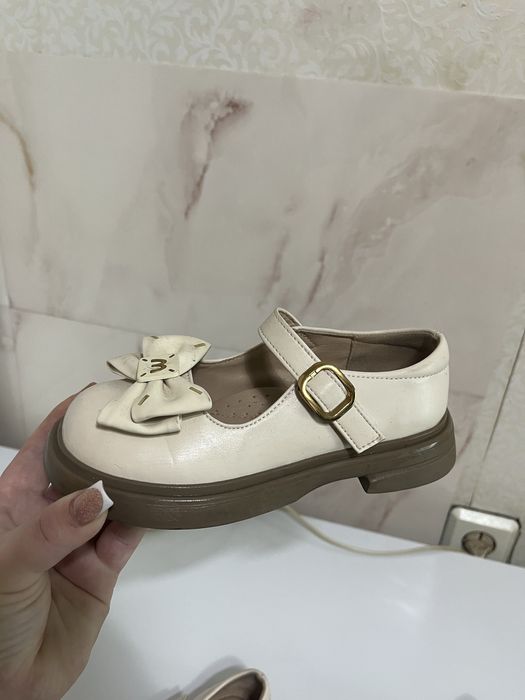 Туфли на девочку 31-32размер