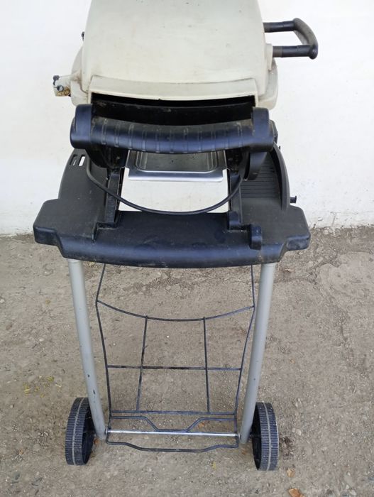 Grătar electric cu masa