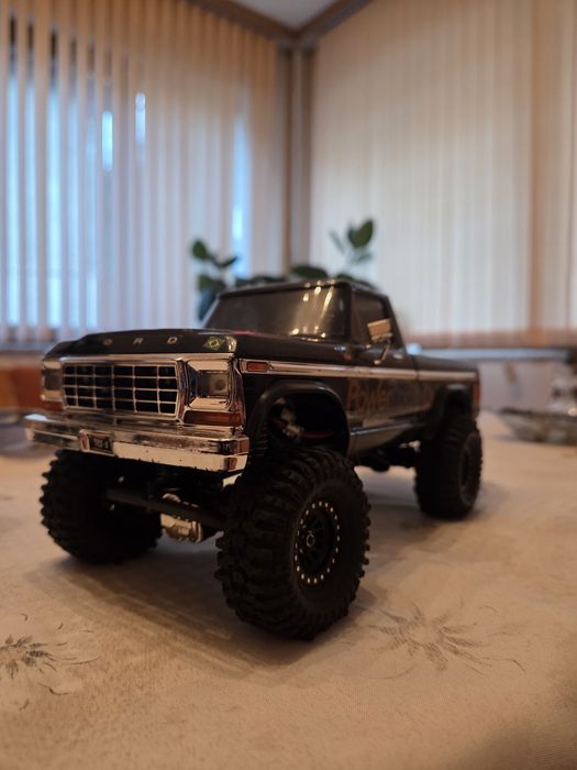Traxxas TRX-4M.          .